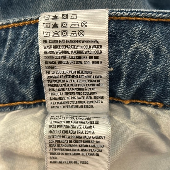 American Eagle Tomgirl Distressed Relaxed Jeans - Size 2 (Short 27”) Medium Wash - Picture 8 of 15